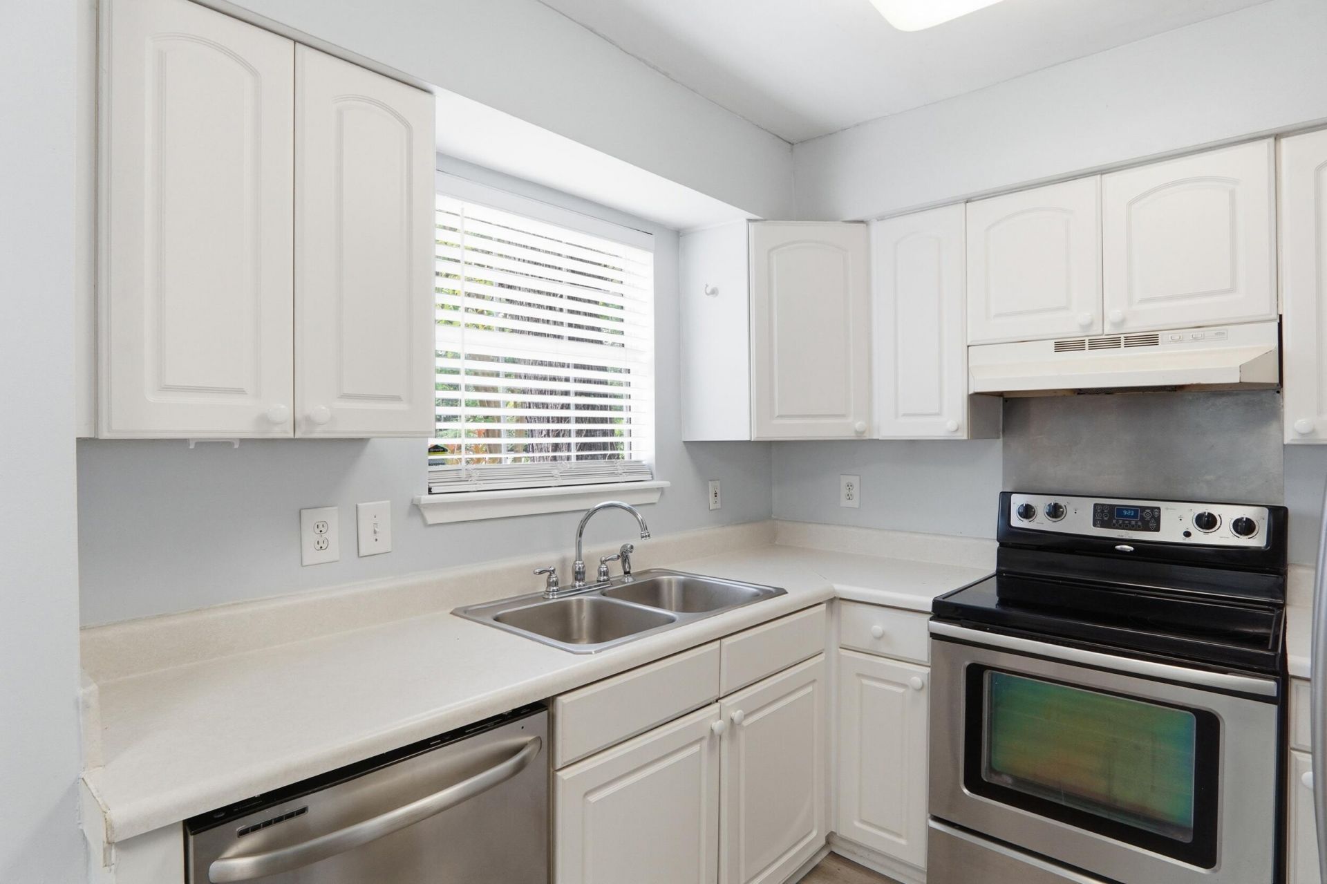 120 Luden Drive Photo 10