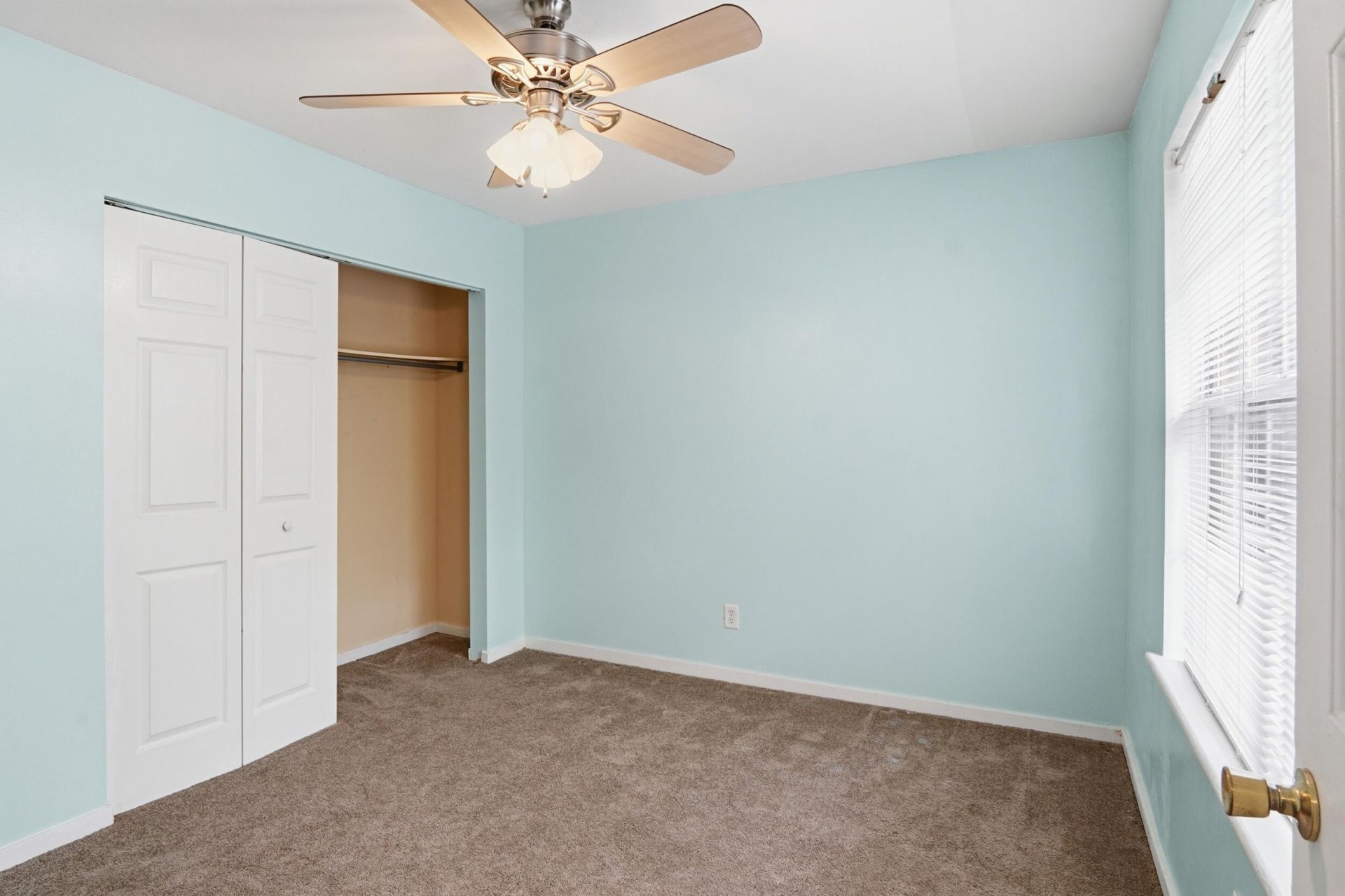 120 Luden Drive Photo 24