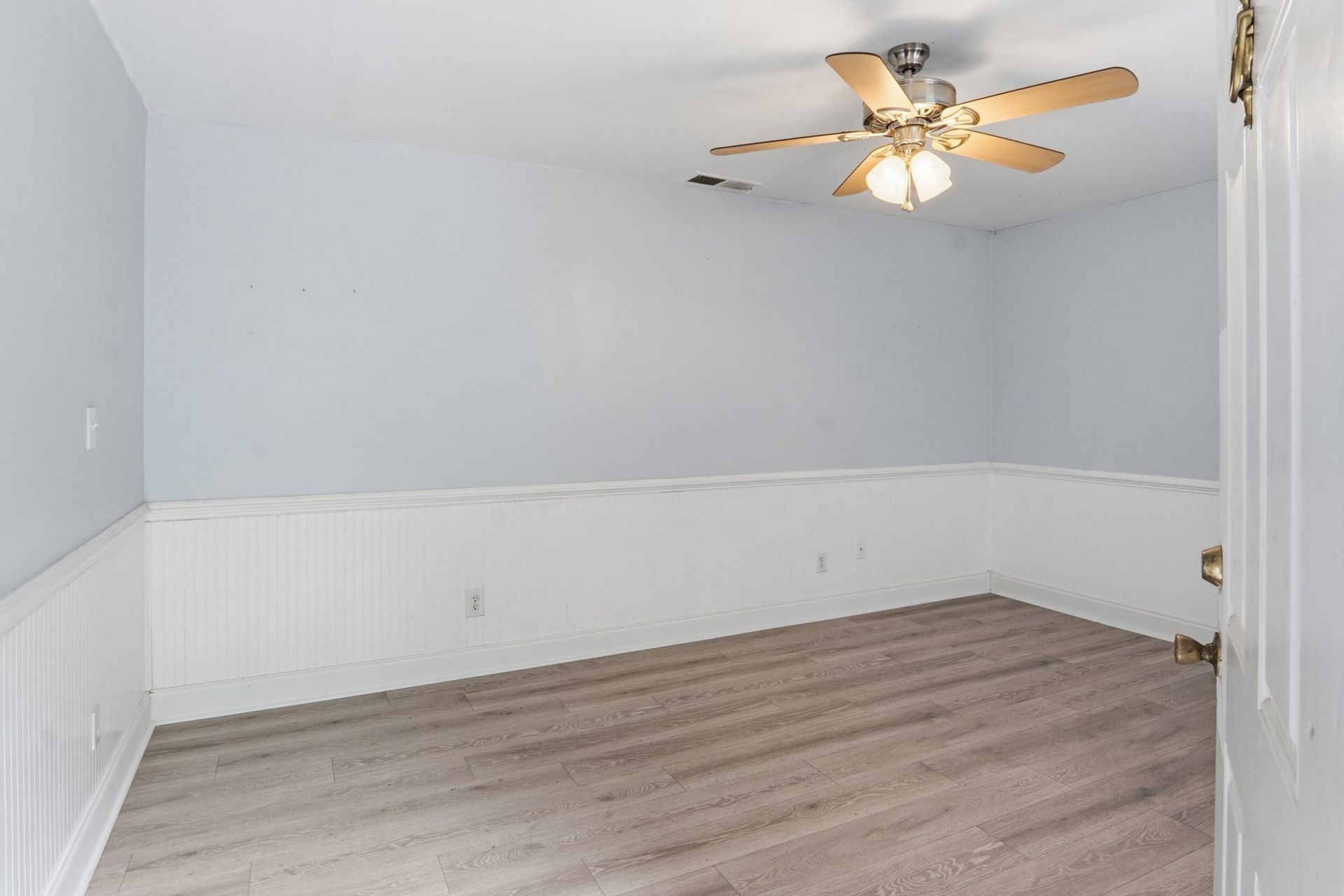 120 Luden Drive Photo 7