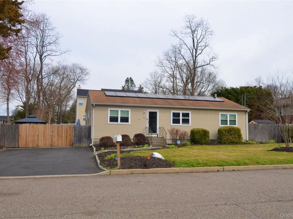 61 Manchester Road , Huntington, NY 11743