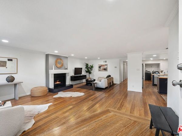 11687 Bellagio Road, Unit 3, Los Angeles, CA 90049