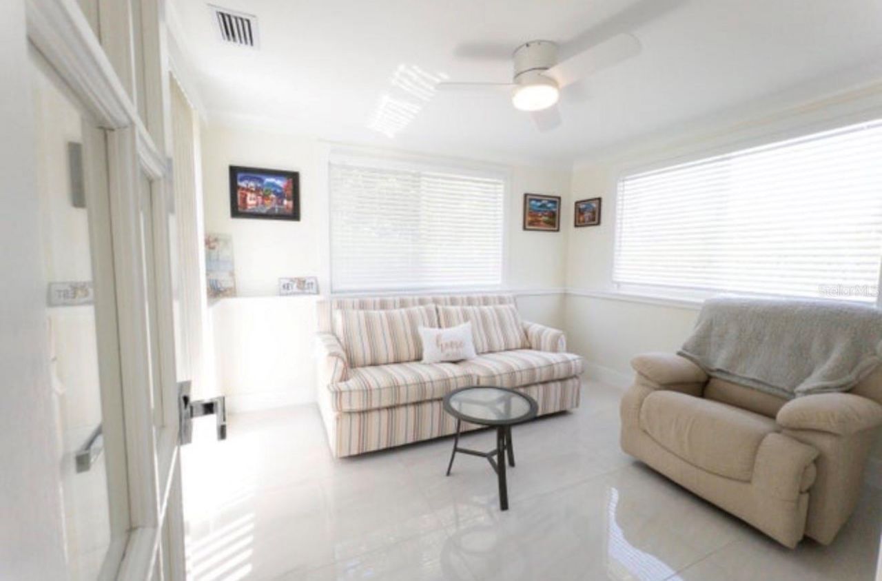 887 W Perry Street, Lantana, FL 33462 Photo
