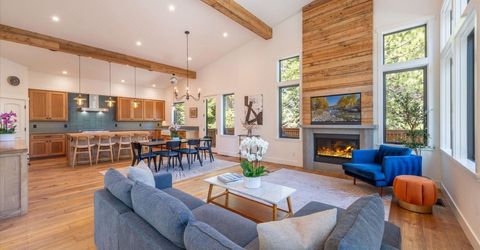 10947 Zermatt Drive, Truckee, CA 96161 Photo