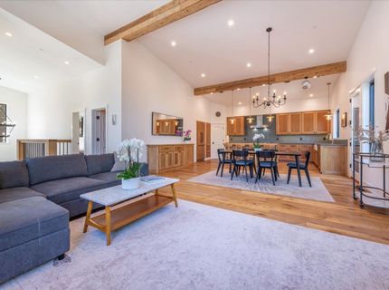 10947 Zermatt Drive, Truckee, CA 96161 Photo