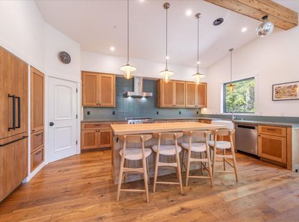 10947 Zermatt Drive, Truckee, CA 96161 Photo