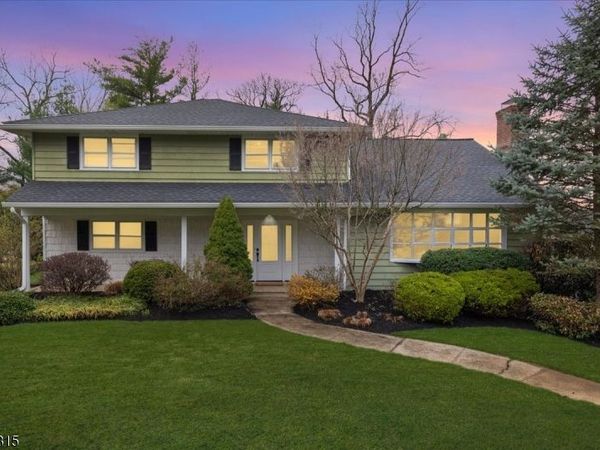 26 Crest Dr, Berkeley Heights, NJ 07974