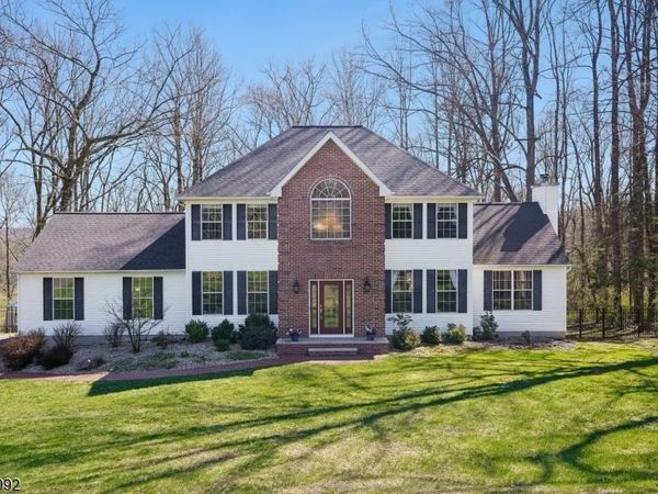 23 Midland Dr, Liberty, NJ 07838