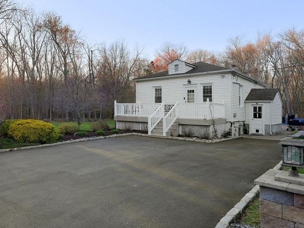 131 Charles Rd, Warren, NJ 07059