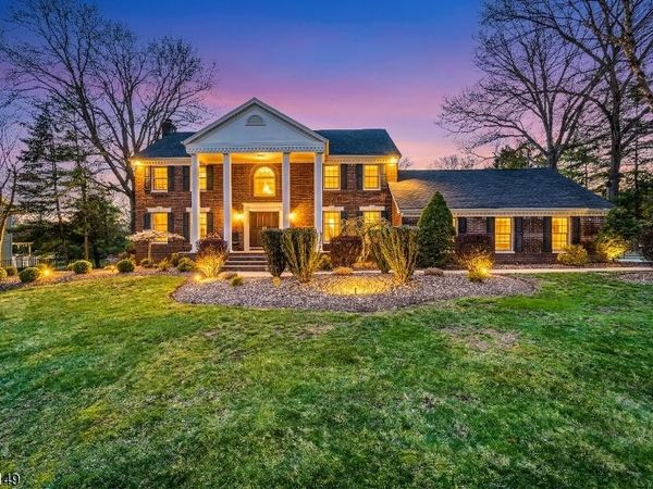 7 Jean Ct, Old Tappan, NJ 07675