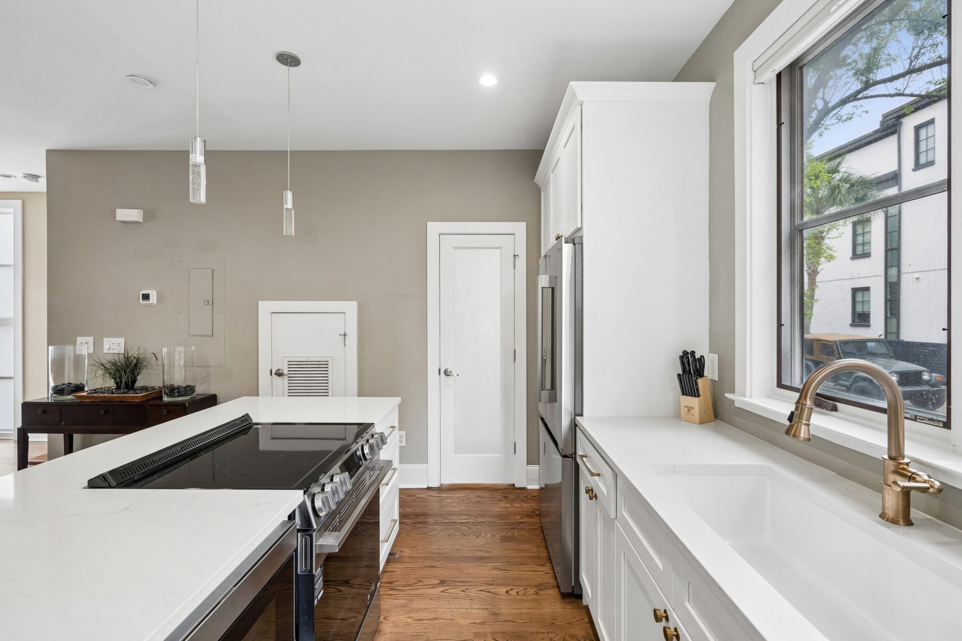 193 Saint Philip Street Photo 20