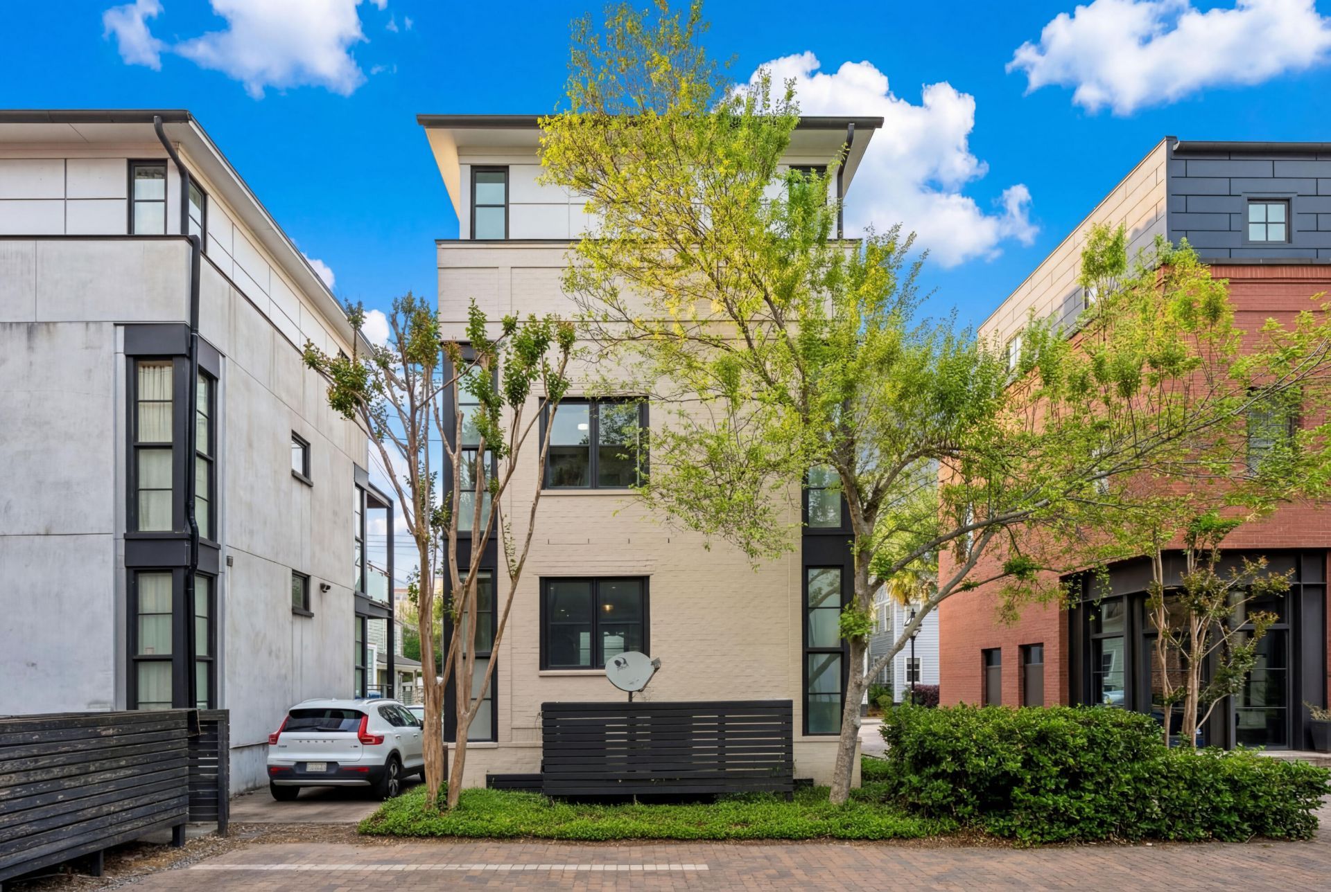 193 Saint Philip Street Photo 44