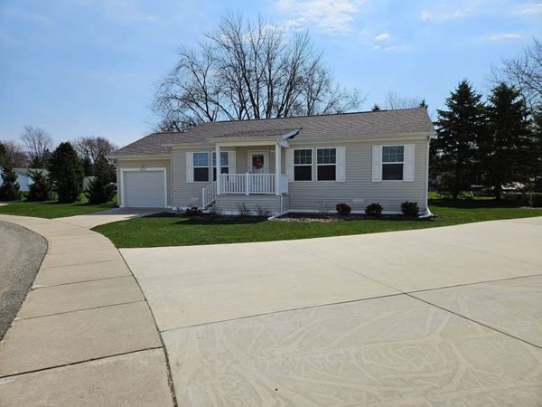 6543 W Meadowlark Drive, Jenison, MI 49428