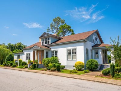 909 College Street, Newberry, SC 29108
