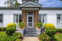 909 College Street photo 4
