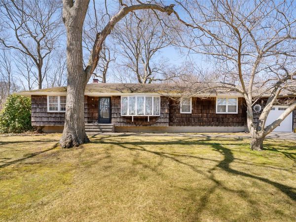 52 Woodbury Road , Farmingville, NY 11738