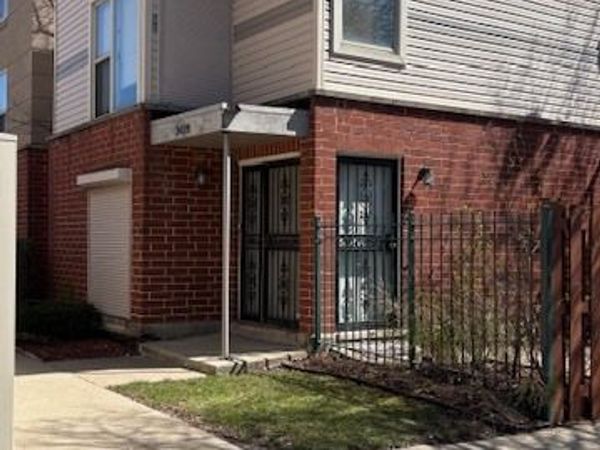 3439 W Lexington Street , Chicago, IL 60624