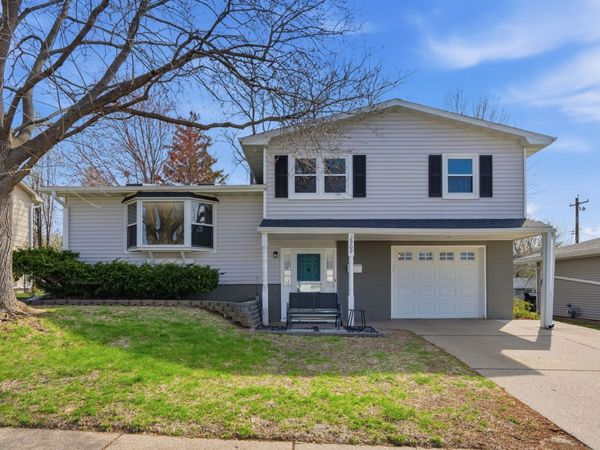 2909 Linden Lane , Bettendorf, IA 52722