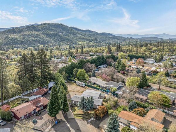 502 Buckhorn Lane, Shady Cove, OR 97539