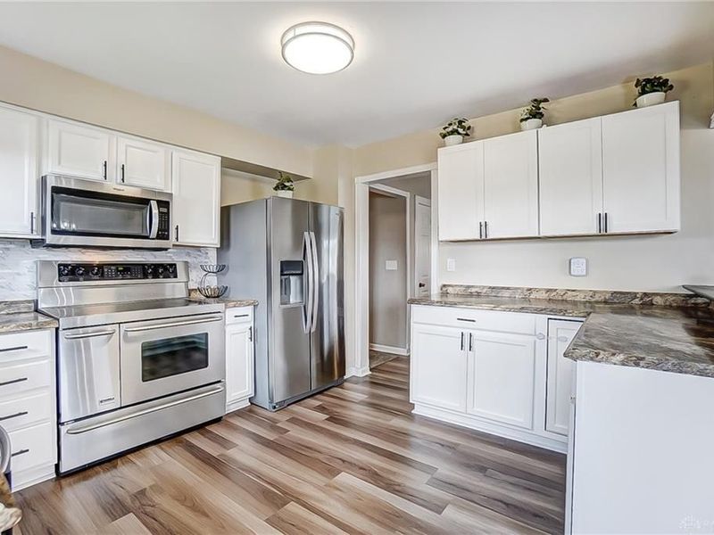 3959 Forest Ridge Boulevard, Dayton, OH 45424 Photo 9