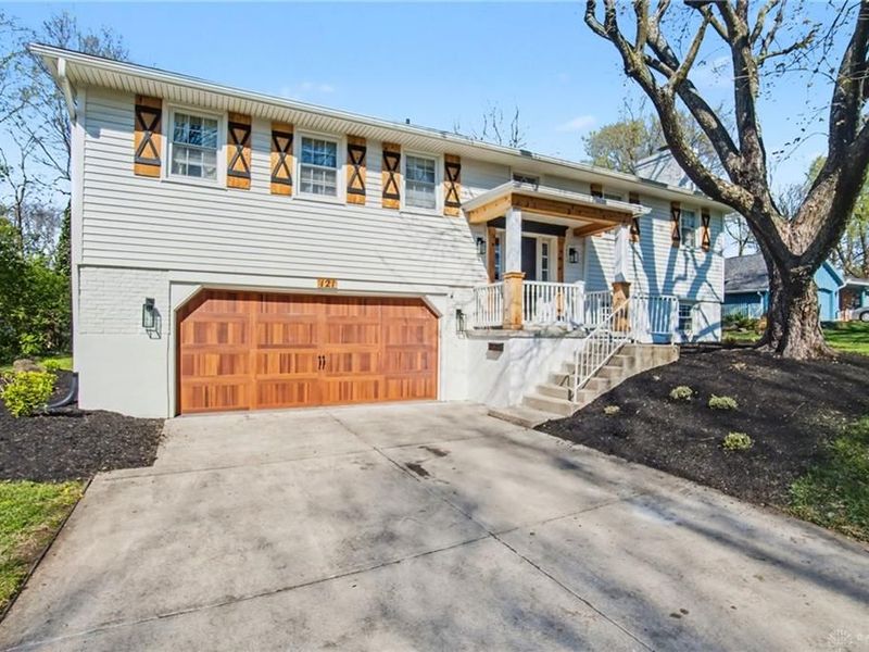 121 Woodfield Place, Centerville, OH 45459 Photo 2