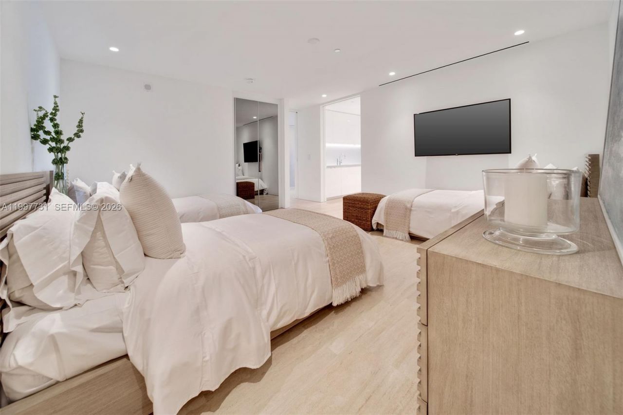 9001 Collins Ave, Unit S-605, Surfside, FL 33154 Photo