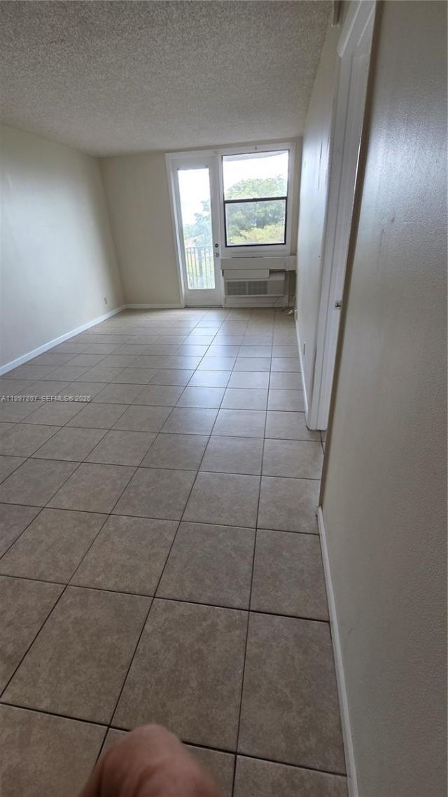 2701 Riverside Dr, Unit 516-B, Coral Springs, FL 33065 Photo