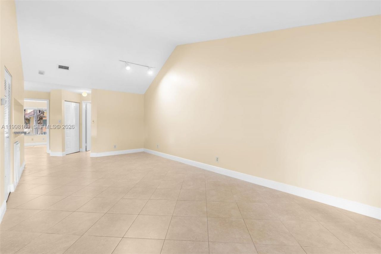 1139 Coral Club Dr , Unit 1139, Coral Springs, FL 33071 Photo