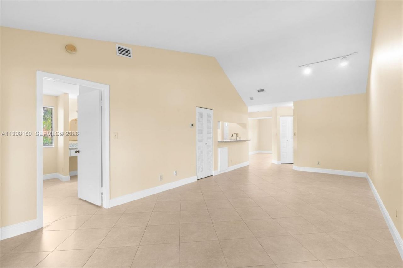 1139 Coral Club Dr , Unit 1139, Coral Springs, FL 33071 Photo