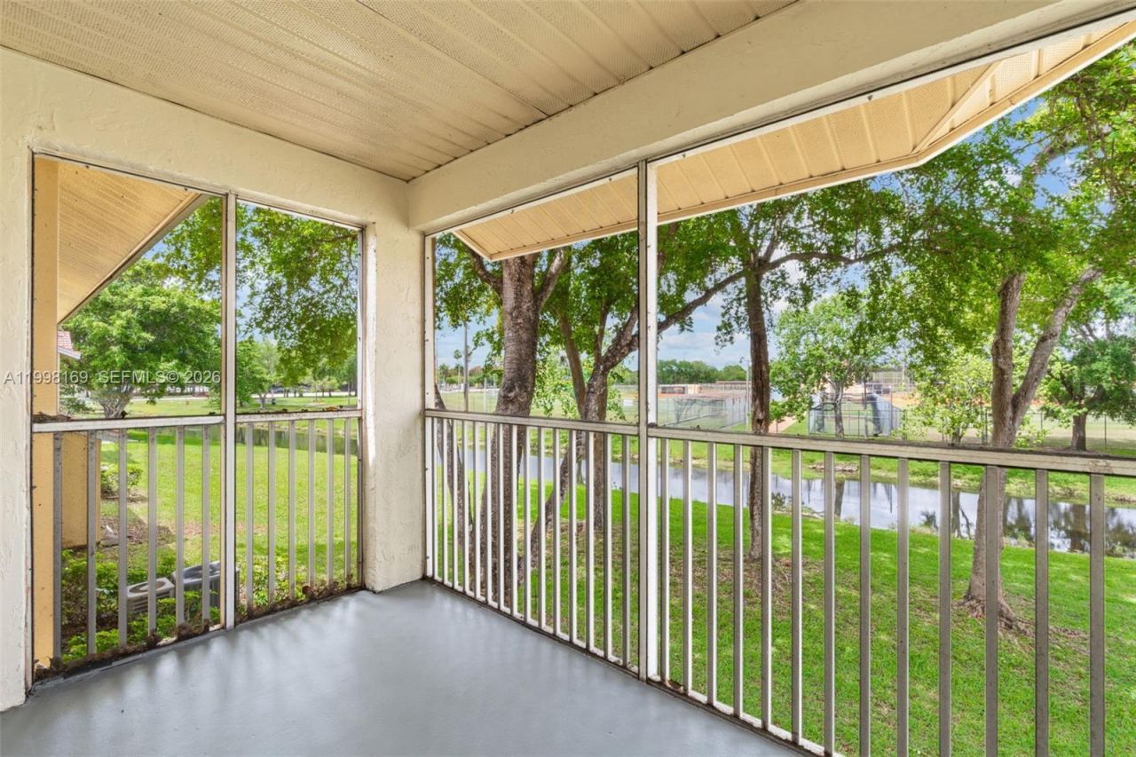 1139 Coral Club Dr , Unit 1139, Coral Springs, FL 33071 Photo