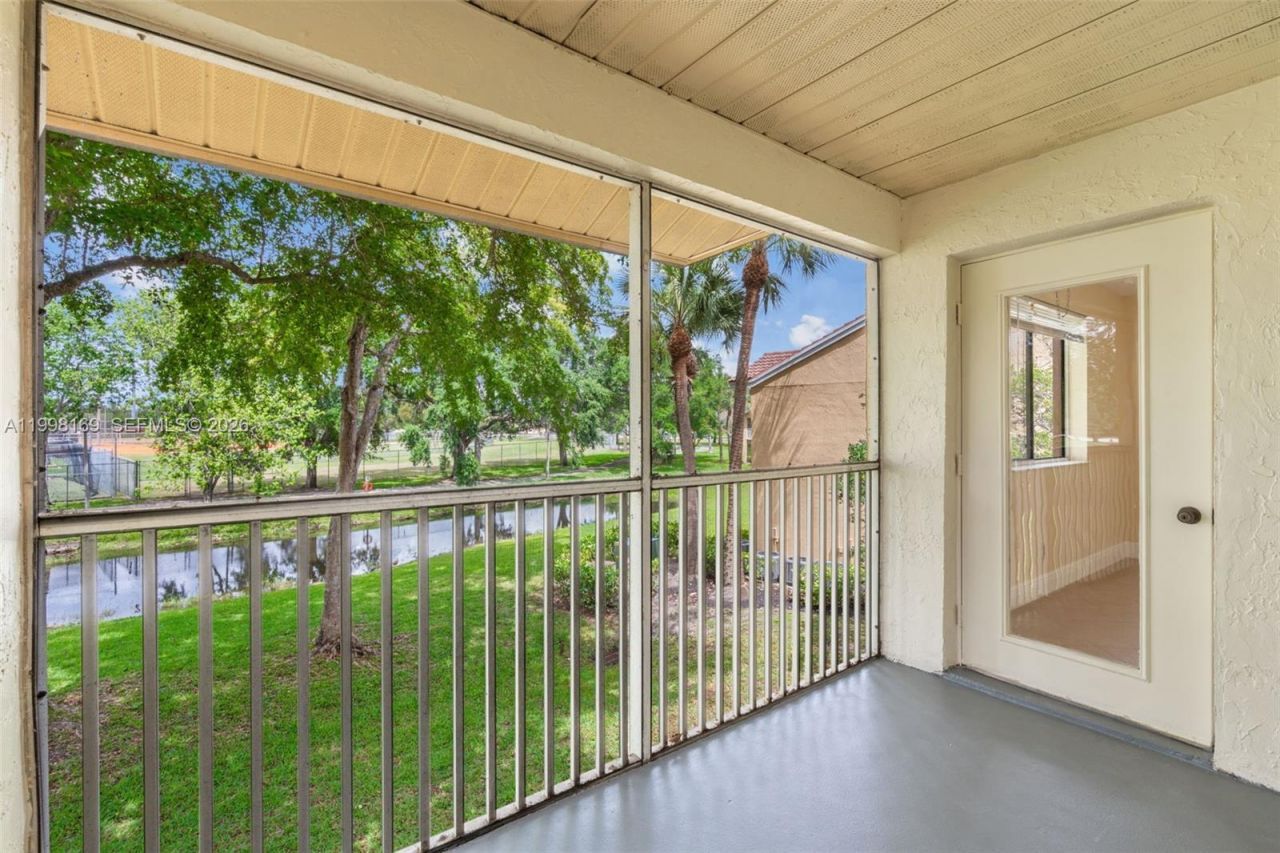 1139 Coral Club Dr , Unit 1139, Coral Springs, FL 33071 Photo