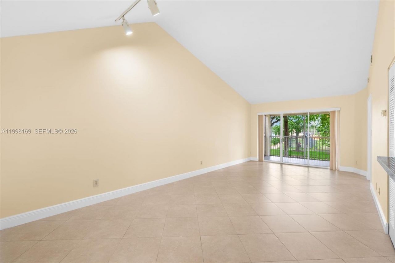 1139 Coral Club Dr , Unit 1139, Coral Springs, FL 33071 Photo