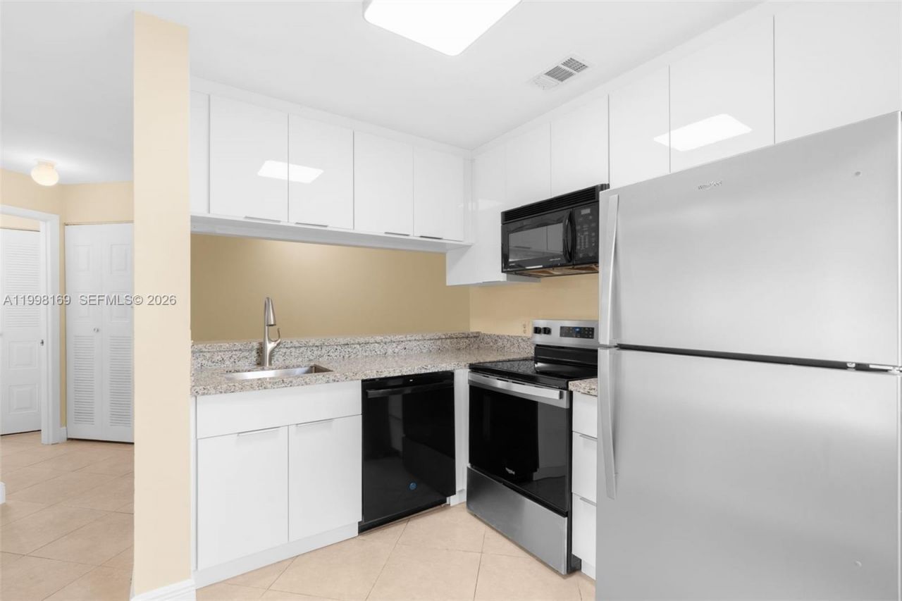 1139 Coral Club Dr , Unit 1139, Coral Springs, FL 33071 Photo