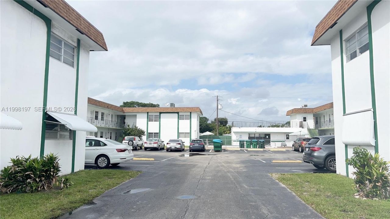 2225 Polk St, Unit 6B, Hollywood, FL 33020 Photo