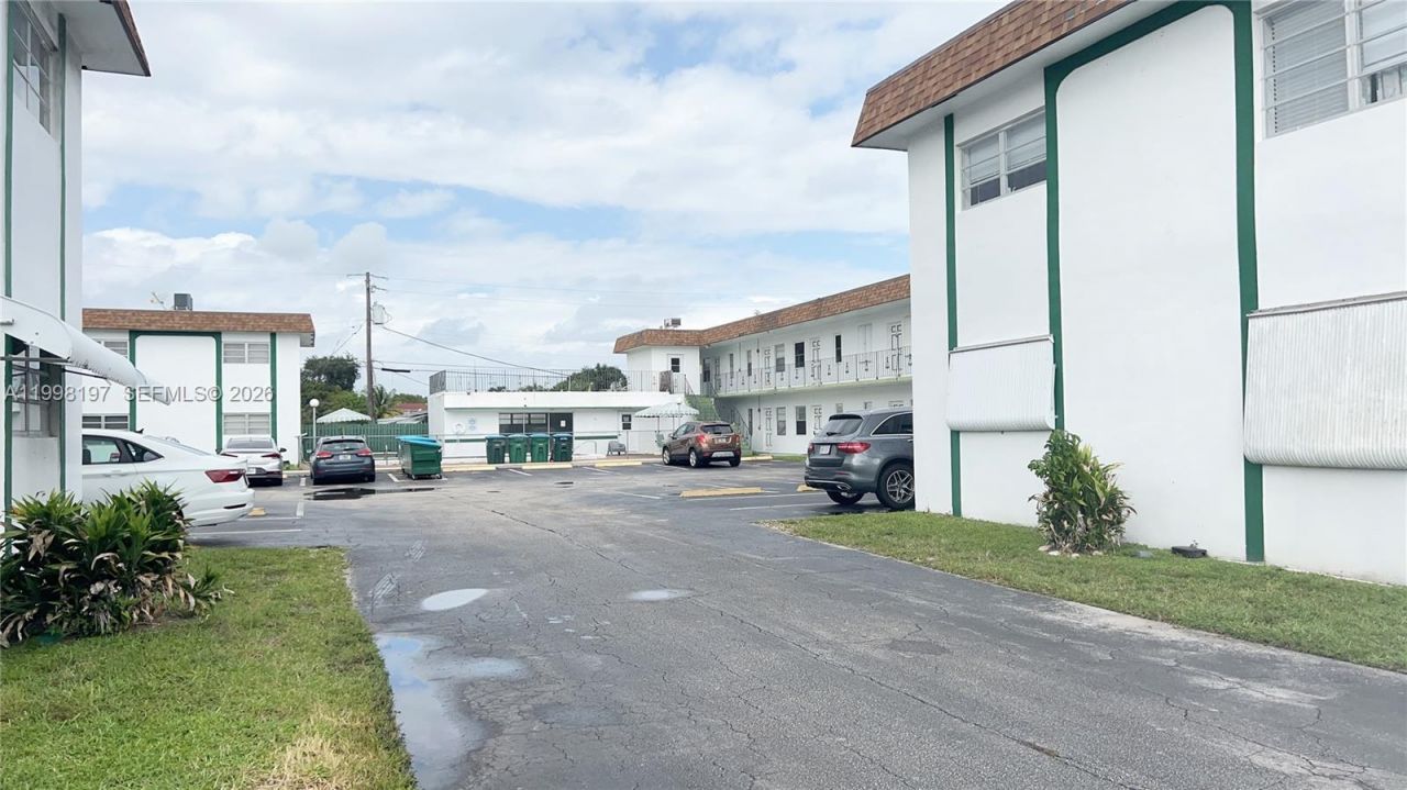 2225 Polk St, Unit 6B, Hollywood, FL 33020 Photo