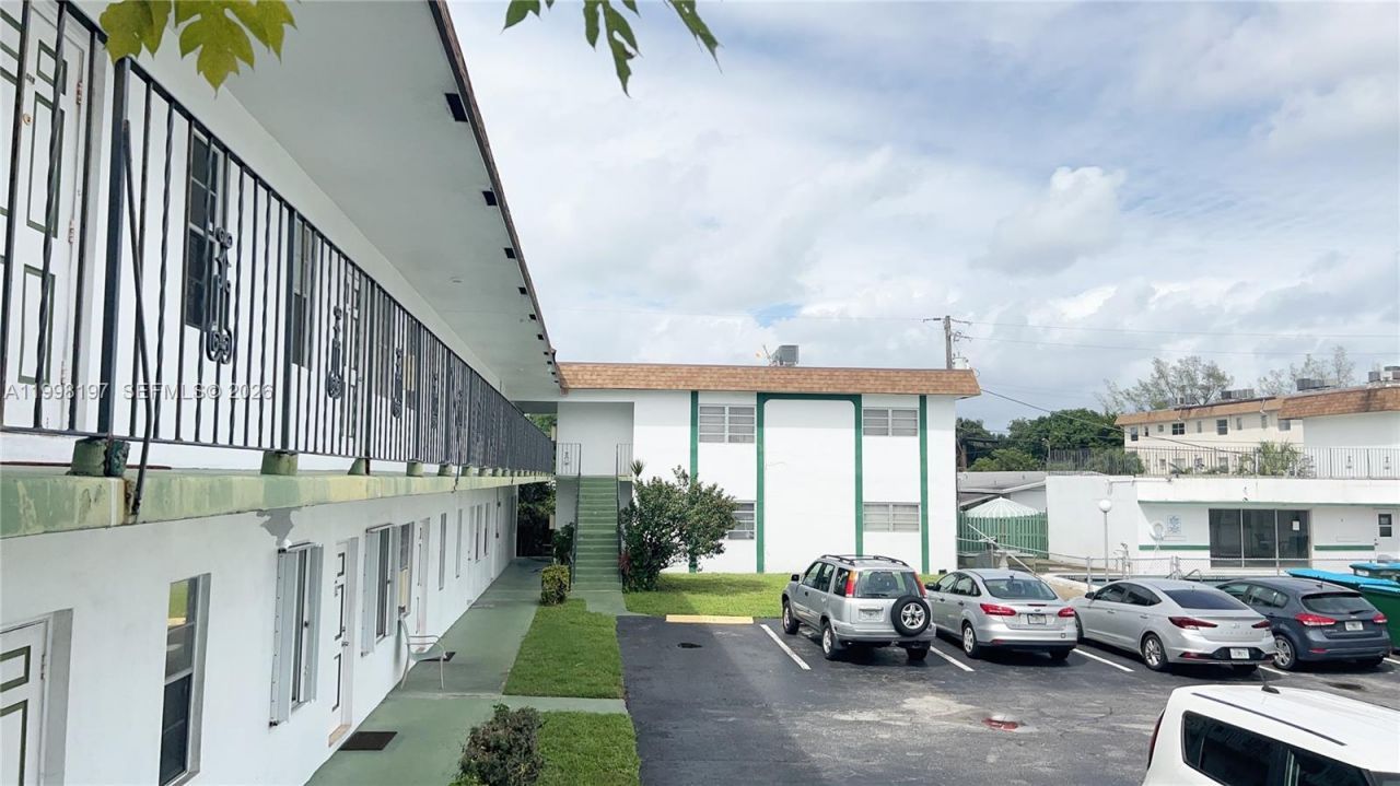 2225 Polk St, Unit 6B, Hollywood, FL 33020 Photo