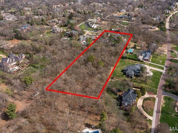 1821 Topping Road , St Louis, MO 63131