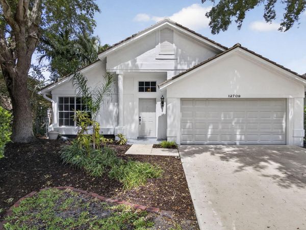 12709 White Coral Drive, Wellington, FL 33414