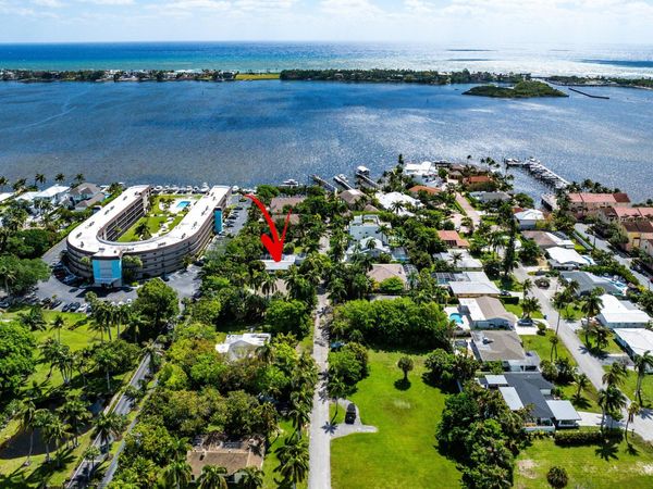 631 Lakeside Harbor, Boynton Beach, FL 33435