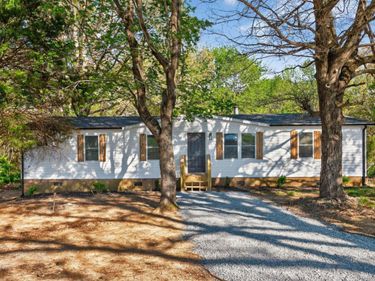 1208 West Store Road, Halifax, VA 24558