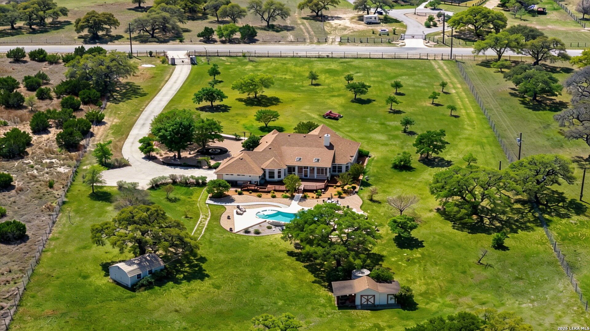 126 Juniper Ln, Boerne, TX 78006 Main Photo