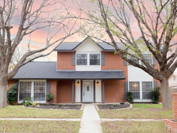 13718 PEBBLE POINT DR, San Antonio, TX 78231