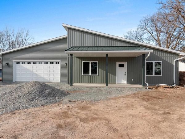 621 E PEARL STREET, Seymour, WI 54165