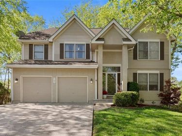 705 Hawthorne Drive, Liberty, MO 64068