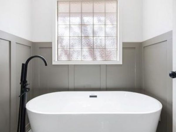 1225 Kenwood Drive, Lee's Summit, MO 64064