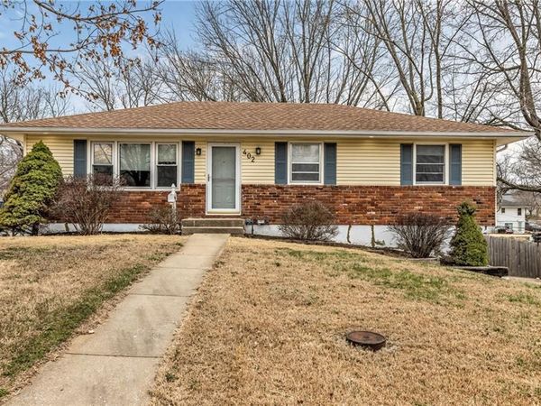 402 SW 23rd Street, Blue Springs, MO 64015