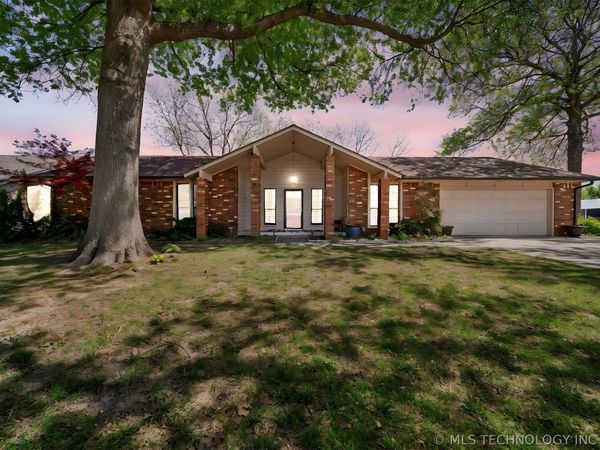 1613 Marietta Street , Pryor, OK 74361
