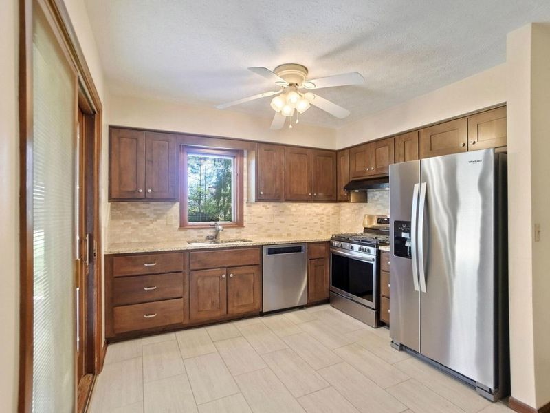 1256 Francisco Road, Columbus, OH 43220 Photo 12