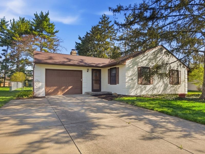 1256 Francisco Road, Columbus, OH 43220 Photo 2