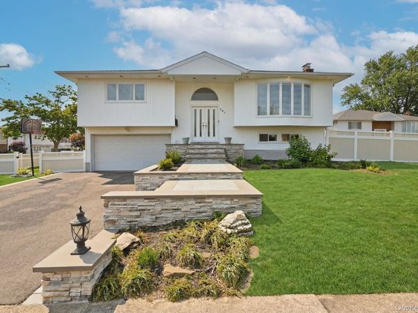 341 Green Court, Oceanside, NY 11572