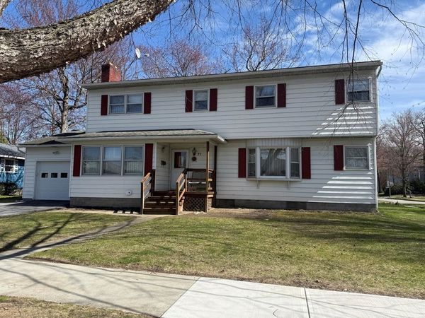71 Lakewood Parkway, Burlington, VT 05408